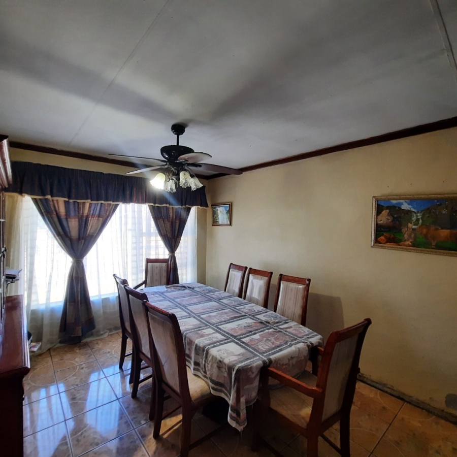 6 Bedroom Property for Sale in Lourierpark Free State